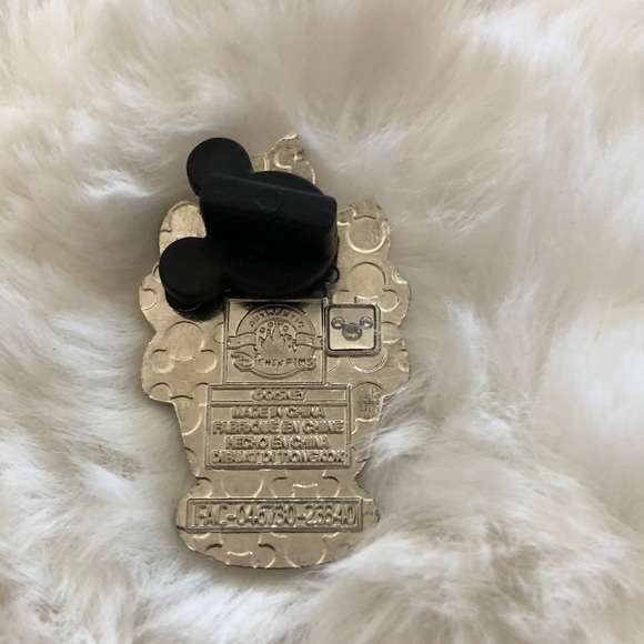 Authentic Disney pin. Each pin $8 or 4 pins for $25, additional pins $5 each. - Picture 6 of 7